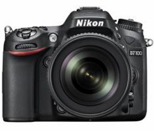Nikon Nikon D7100 + 18-105mm VR